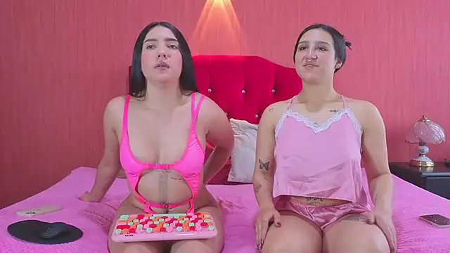 Snapshot of Isa_And_Natasha chatting on October 24, 2025, 1:32 pm Isa And Natasha online show from October 24, 2025, 1:32 pm