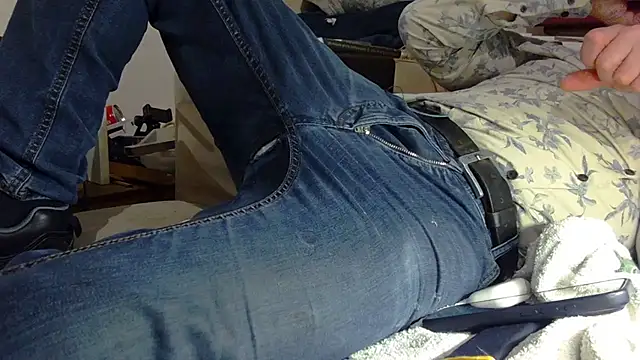 Snapshot of mike30nbg chatting on February 13, 2026, 6:52 pm mike30nbg online show from February 13, 2026, 6:52 pm