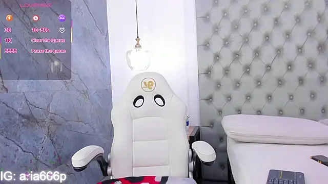 Snapshot of aria_paul chatting on October 22, 2025, 12:26 pm aria paul online show from October 22, 2025, 12:26 pm