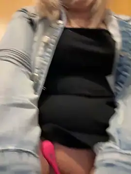 Snapshot of CherryAuroraa chatting on January 26, 2025, 9:29 pm CherryAuroraa online show from January 26, 2025, 9:29 pm