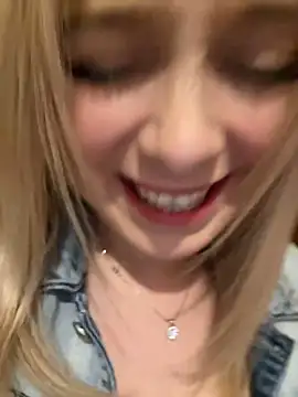 Snapshot of CherryAuroraa chatting on January 10, 2025, 3:37 pm CherryAuroraa online show from January 10, 2025, 3:37 pm