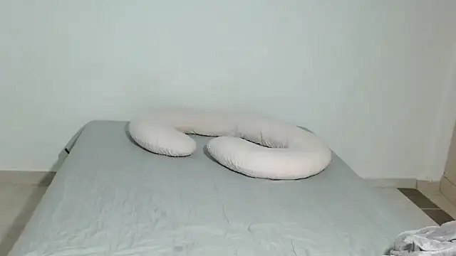 Snapshot of GiltRosebush chatting on February 27, 2026, 1:50 am GiltRosebush online show from February 27, 2026, 1:50 am