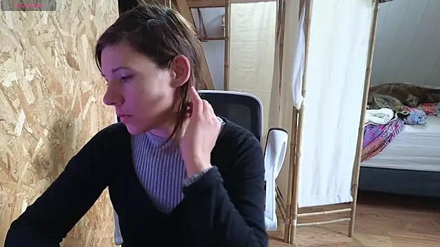 Lina lou4 online show from March 16, 2025, 12:44 pm