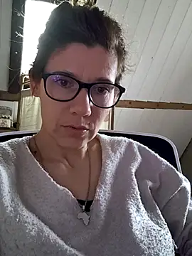 Lina lou4 online show from March 9, 2025, 1:04 pm