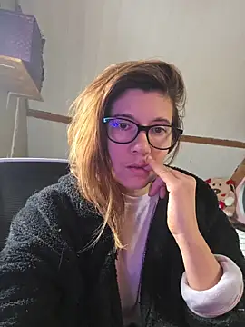 Lina lou4 online show from November 19, 2025, 8:47 am