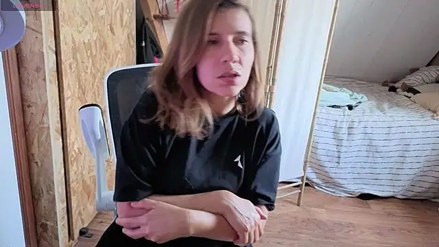 Lina lou4 online show from September 16, 2025, 3:35 pm