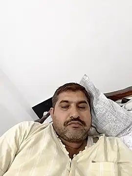 Snapshot of Amandev7 chatting on May 24, 2026, 6:13 am Amandev7 online show from May 24, 2026, 6:13 am