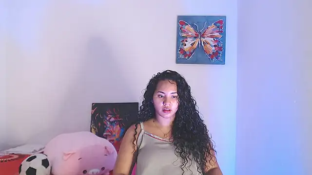 Snapshot of luciana_keating chatting on October 19, 2025, 4:26 am luciana keating online show from October 19, 2025, 4:26 am
