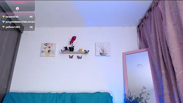 Annaross2 online show from February 13, 2025, 6:37 pm