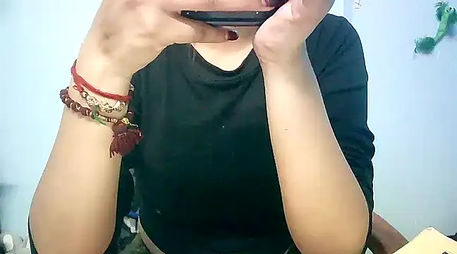 Snapshot of lovelydesi21 chatting on March 19, 2025, 3:19 pm lovelydesi21 online show from March 19, 2025, 3:19 pm