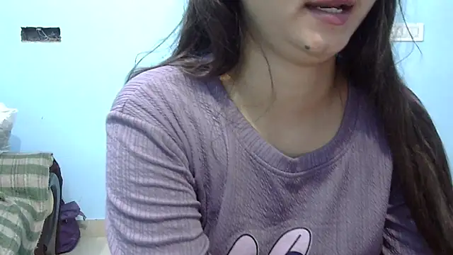 Snapshot of lovelydesi21 chatting on October 5, 2025, 5:47 pm lovelydesi21 online show from October 5, 2025, 5:47 pm