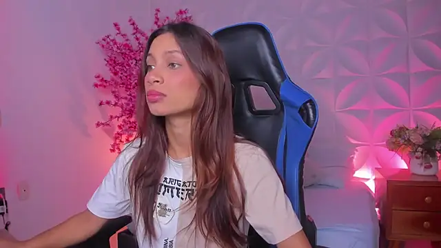 Snapshot of cora_22 chatting on November 25, 2025, 12:49 pm cora 22 online show from November 25, 2025, 12:49 pm