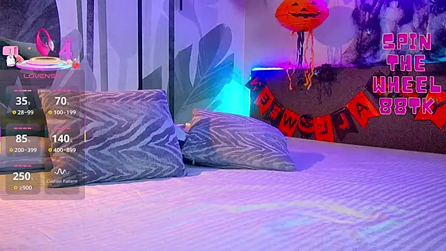 Snapshot of RubyValen chatting on November 1, 2025, 12:06 am RubyValen online show from November 1, 2025, 12:06 am