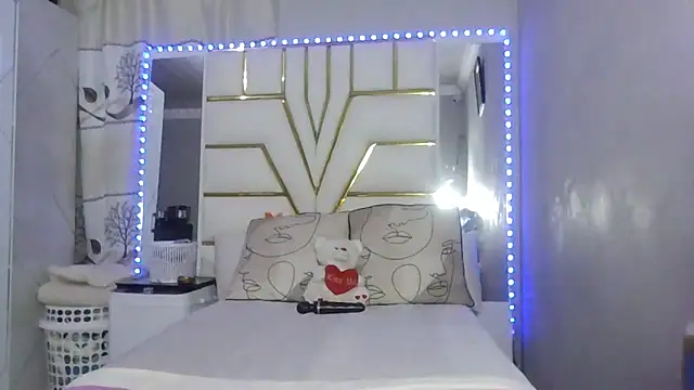 SexyyNana online show from December 21, 2025, 6:42 pm