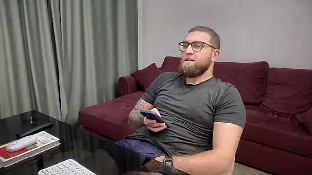 Snapshot of Bear_bear_ chatting on March 9, 2025, 8:31 pm Bear bear online show from March 9, 2025, 8:31 pm