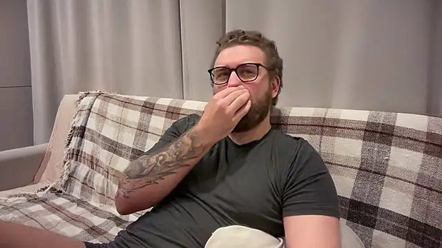 Bear bear  online show from April 30, 2026, 9:49 am