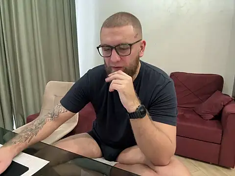 Snapshot of Bear_bear_ chatting on March 16, 2025, 8:21 am Bear bear online show from March 16, 2025, 8:21 am