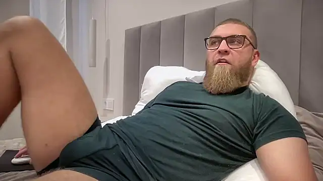 Snapshot of Bear_bear_ chatting on October 9, 2025, 11:11 am Bear bear online show from October 9, 2025, 11:11 am