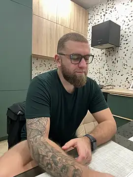 Snapshot of Bear_bear_ chatting on February 24, 2025, 1:21 pm Bear bear online show from February 24, 2025, 1:21 pm