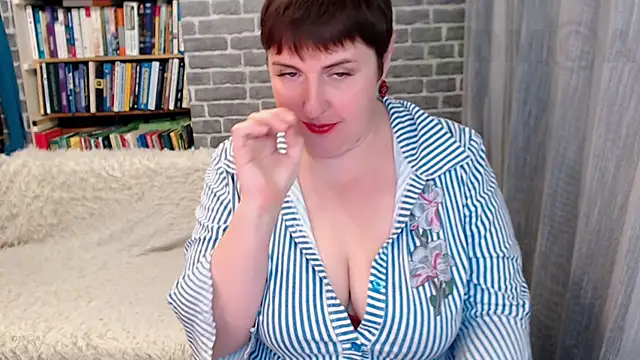 Snapshot of Rainbow_lady chatting on October 24, 2025, 3:38 am Rainbow lady online show from October 24, 2025, 3:38 am