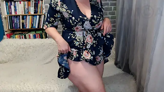 Snapshot of Rainbow_lady chatting on November 12, 2025, 2:15 am Rainbow lady online show from November 12, 2025, 2:15 am