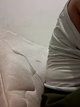 Snapshot of Emmily_Fox chatting on March 7, 2025, 4:02 am Emmily Fox online show from March 7, 2025, 4:02 am