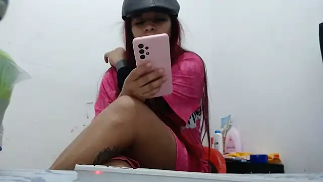 Snapshot of Emmily_Fox chatting on February 8, 2025, 3:53 pm Emmily Fox online show from February 8, 2025, 3:53 pm