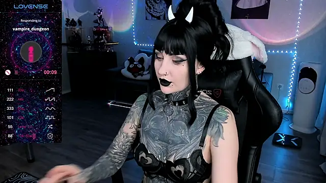 Snapshot of RachelQueen_ chatting on February 22, 2025, 10:51 am RachelQueen online show from February 22, 2025, 10:51 am