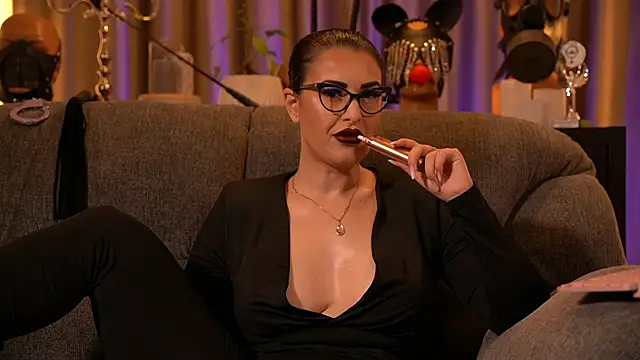 Snapshot of kelly_kent chatting on November 27, 2025, 11:38 pm kelly kent online show from November 27, 2025, 11:38 pm