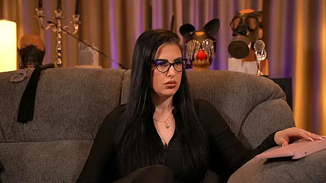 Snapshot of kelly_kent chatting on December 15, 2025, 10:59 pm kelly kent online show from December 15, 2025, 10:59 pm