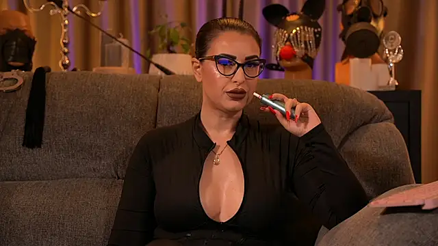 Snapshot of kelly_kent chatting on November 17, 2025, 12:47 am kelly kent online show from November 17, 2025, 12:47 am