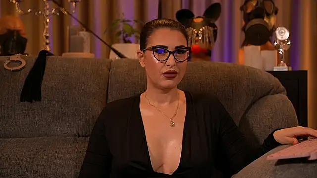 Snapshot of kelly_kent chatting on November 3, 2025, 12:27 am kelly kent online show from November 3, 2025, 12:27 am