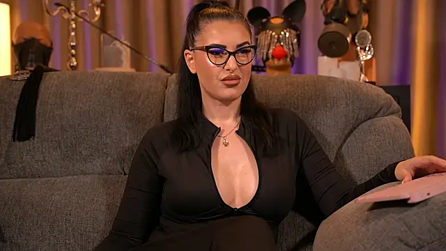 Snapshot of kelly_kent chatting on December 13, 2025, 10:27 pm kelly kent online show from December 13, 2025, 10:27 pm