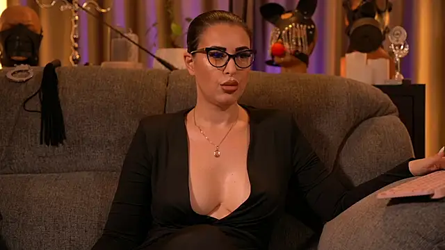 Snapshot of kelly_kent chatting on November 22, 2025, 11:58 pm kelly kent online show from November 22, 2025, 11:58 pm