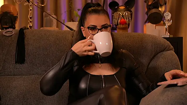 Snapshot of kelly_kent chatting on November 28, 2025, 11:16 pm kelly kent online show from November 28, 2025, 11:16 pm