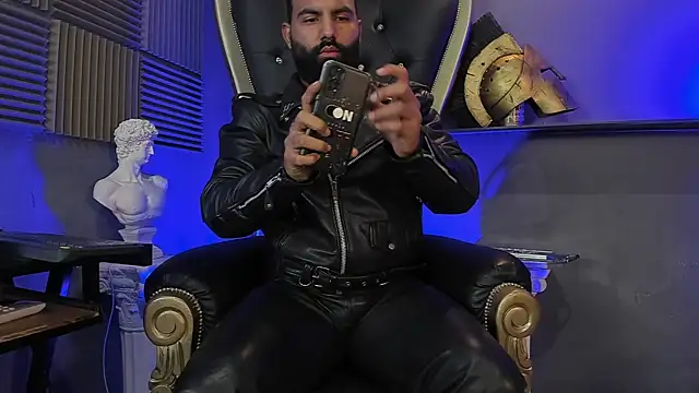 BeardAndrew online show from November 8, 2025, 4:05 am