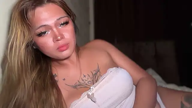 Claire Brooke online show from December 19, 2025, 2:08 pm