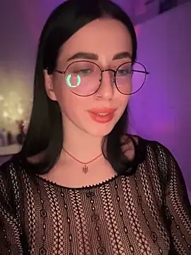 Emylia online show from December 29, 2024, 8:15 pm