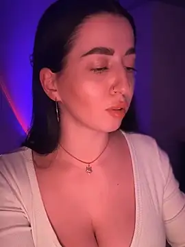 Emylia online show from January 28, 2025, 9:08 pm