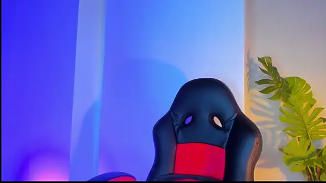 Gretta Queen online show from April 14, 2026, 6:35 pm