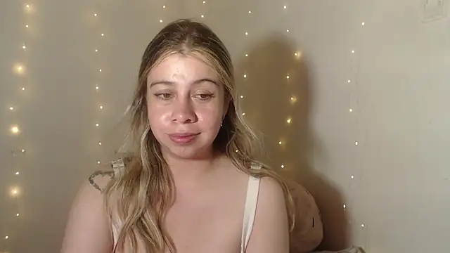 SweetSofty online show from October 1, 2025, 10:24 pm