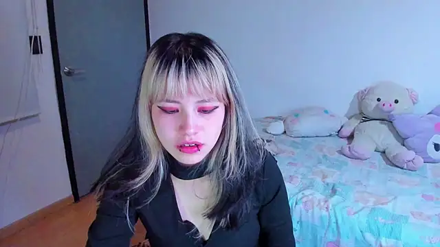 Akane-Mou online show from December 7, 2024, 11:40 pm