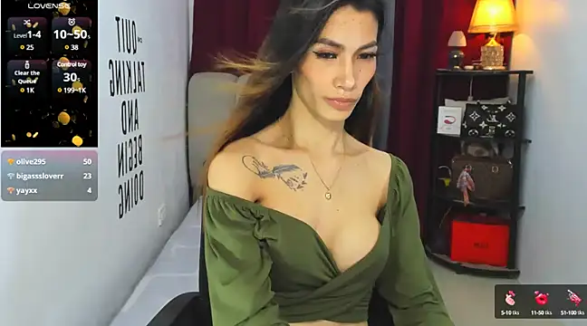 Snapshot of Trixie_Mattel21 chatting on March 19, 2025, 2:16 am Trixie Mattel21 online show from March 19, 2025, 2:16 am