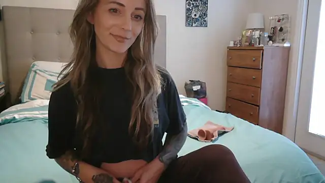 Snapshot of Heyitsmee33 chatting on February 21, 2026, 8:55 pm Heyitsmee33 online show from February 21, 2026, 8:55 pm