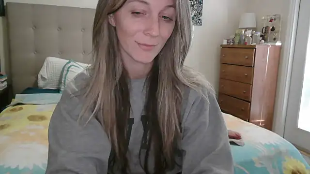 Snapshot of Heyitsmee33 chatting on February 9, 2026, 12:25 pm Heyitsmee33 online show from February 9, 2026, 12:25 pm