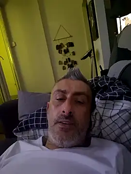 cuci45 online show from December 18, 2025, 11:41 pm