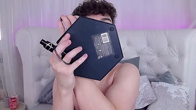 Snapshot of RobbyCharming chatting on November 14, 2025, 3:43 am RobbyCharming online show from November 14, 2025, 3:43 am