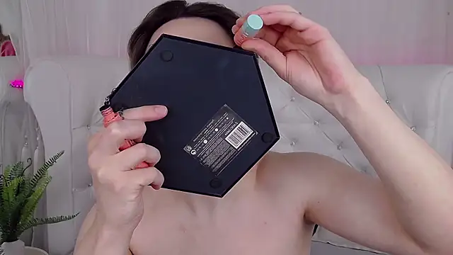 RobbyCharming online show from April 24, 2026, 4:47 am