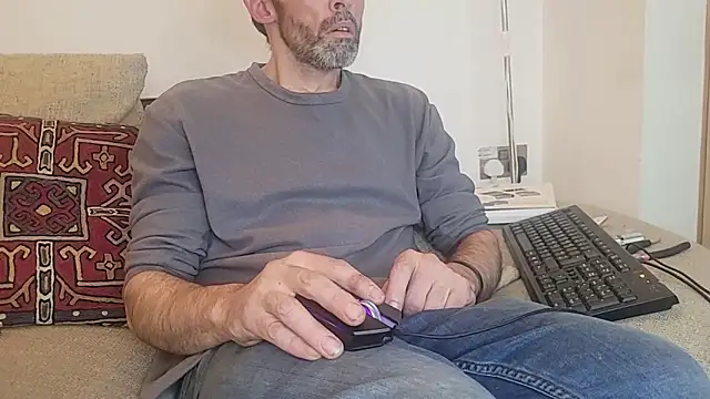 Snapshot of uk-bobbie-uk chatting on October 5, 2025, 2:35 am uk-bobbie-uk online show from October 5, 2025, 2:35 am