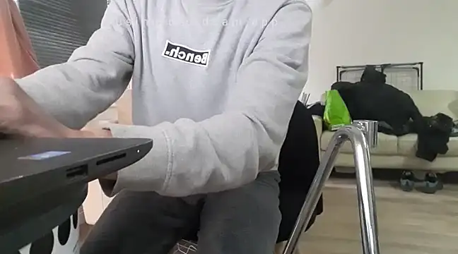 Snapshot of uk-bobbie-uk chatting on February 24, 2025, 9:00 am uk-bobbie-uk online show from February 24, 2025, 9:00 am